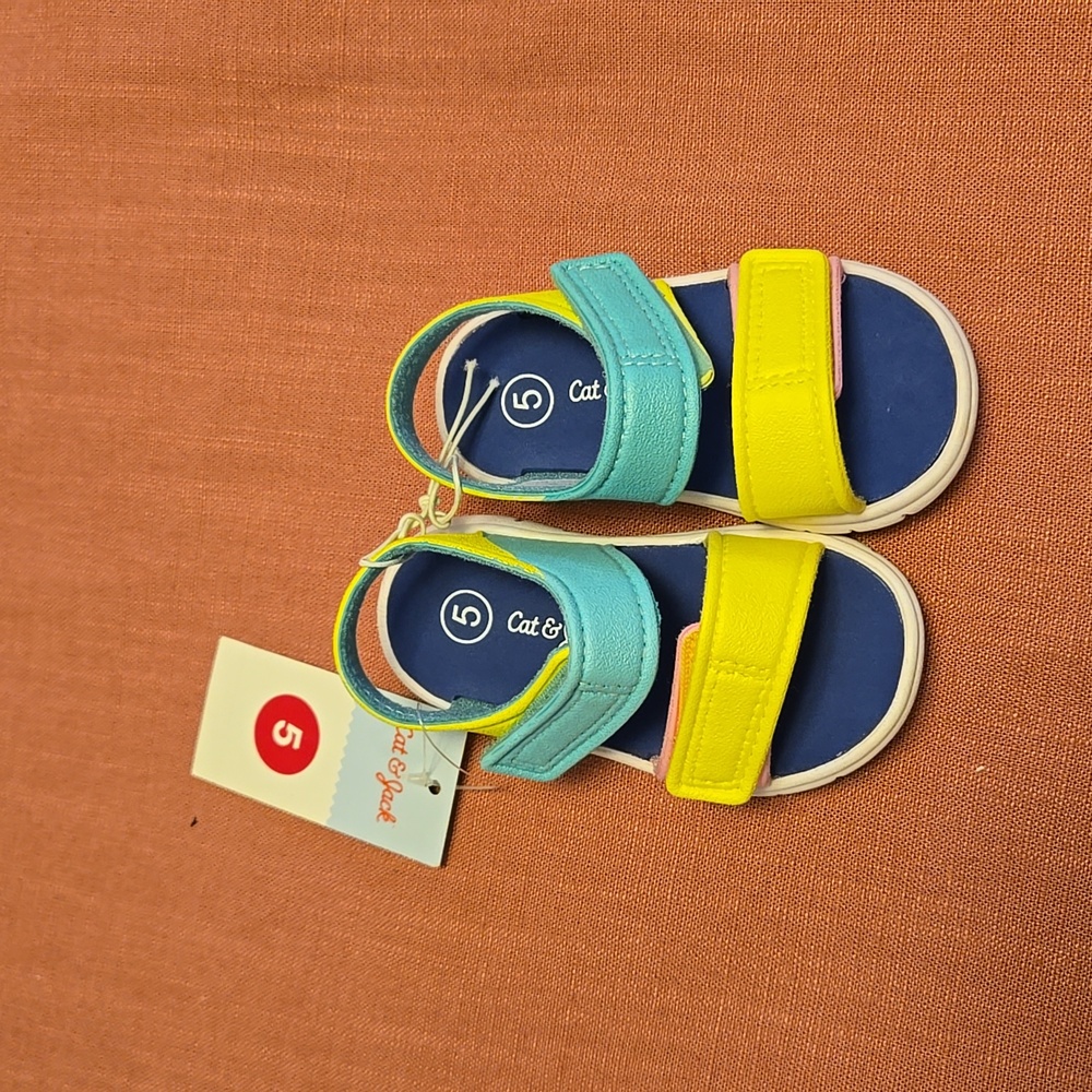 Cat & Jack   Sandals Size 5